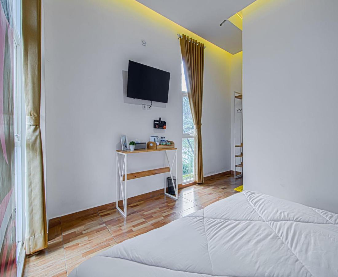 D'Journey Hotel Lembang Buitenkant foto