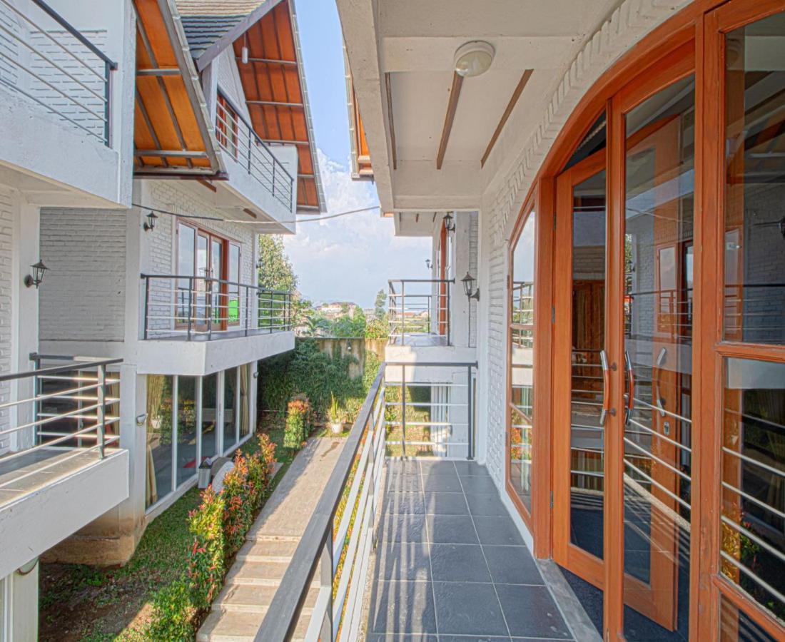 D'Journey Hotel Lembang Buitenkant foto