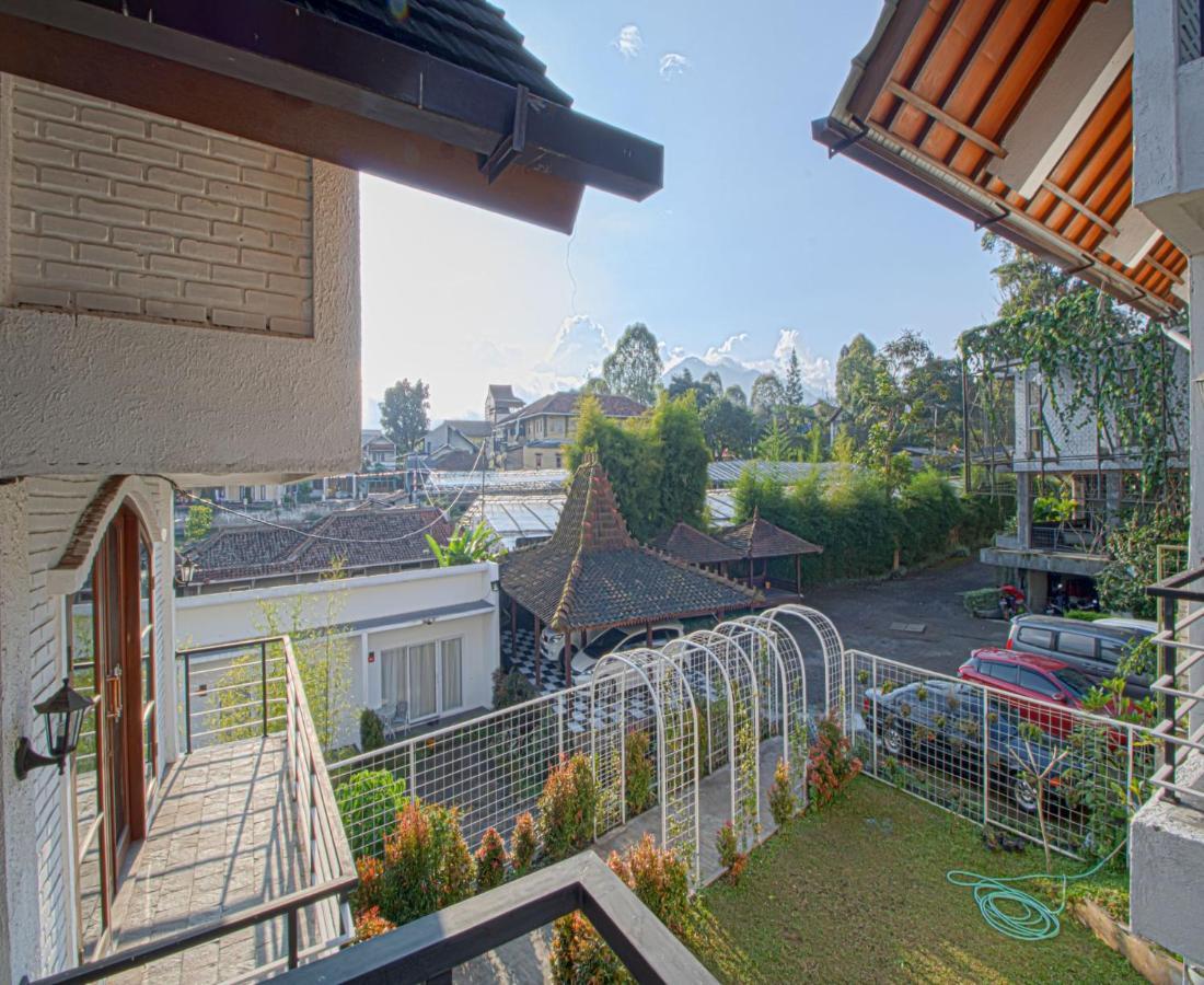 D'Journey Hotel Lembang Buitenkant foto
