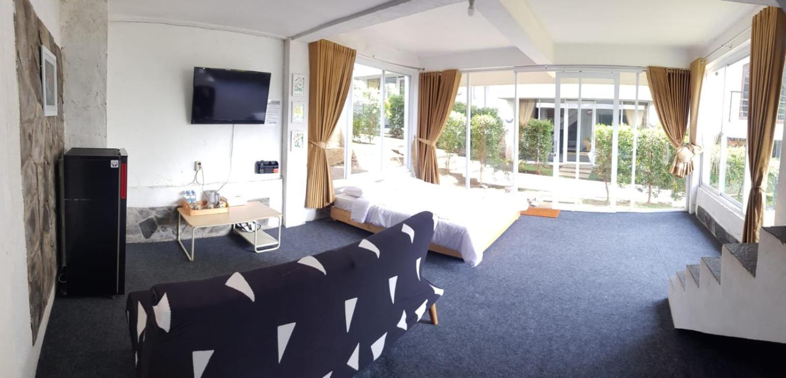 D'Journey Hotel Lembang Buitenkant foto